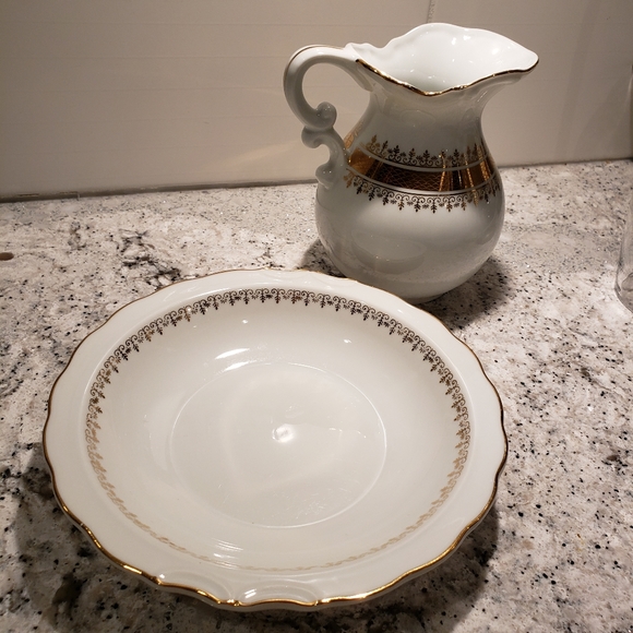 Andre Richard made in Japan porcelain pitcher with bowl. - Picture 11 of 11